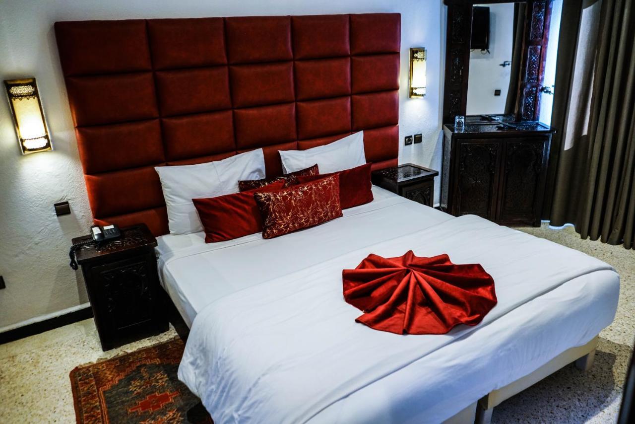 Hotel La Perle Du Sud 우아르자자테 외부 사진