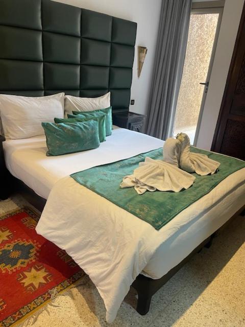 Hotel La Perle Du Sud 우아르자자테 외부 사진