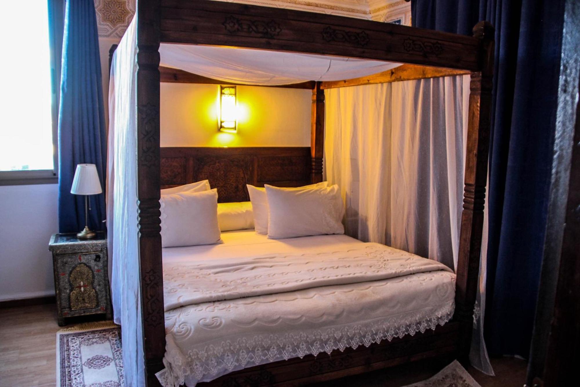 Hotel La Perle Du Sud 우아르자자테 외부 사진