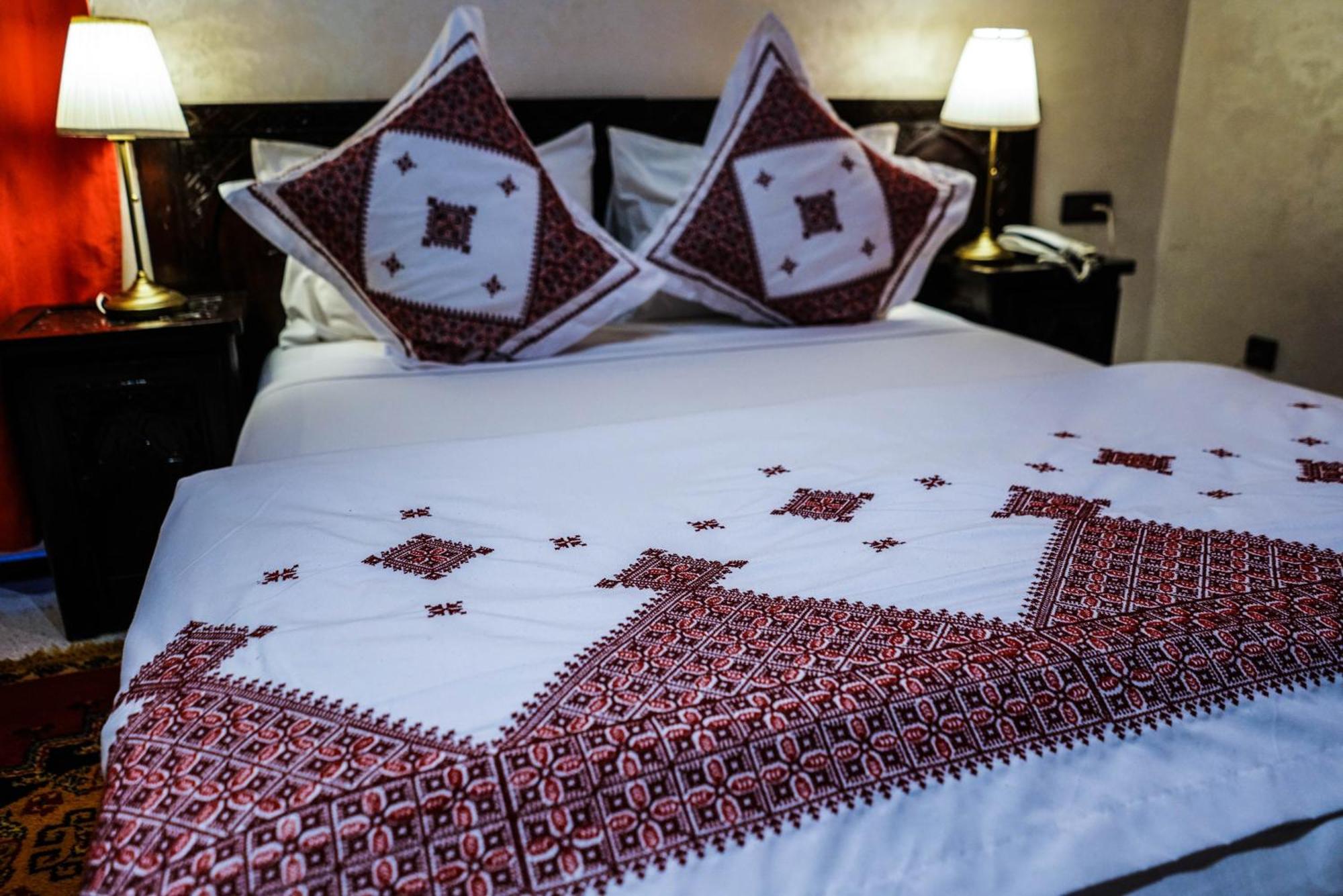 Hotel La Perle Du Sud 우아르자자테 외부 사진