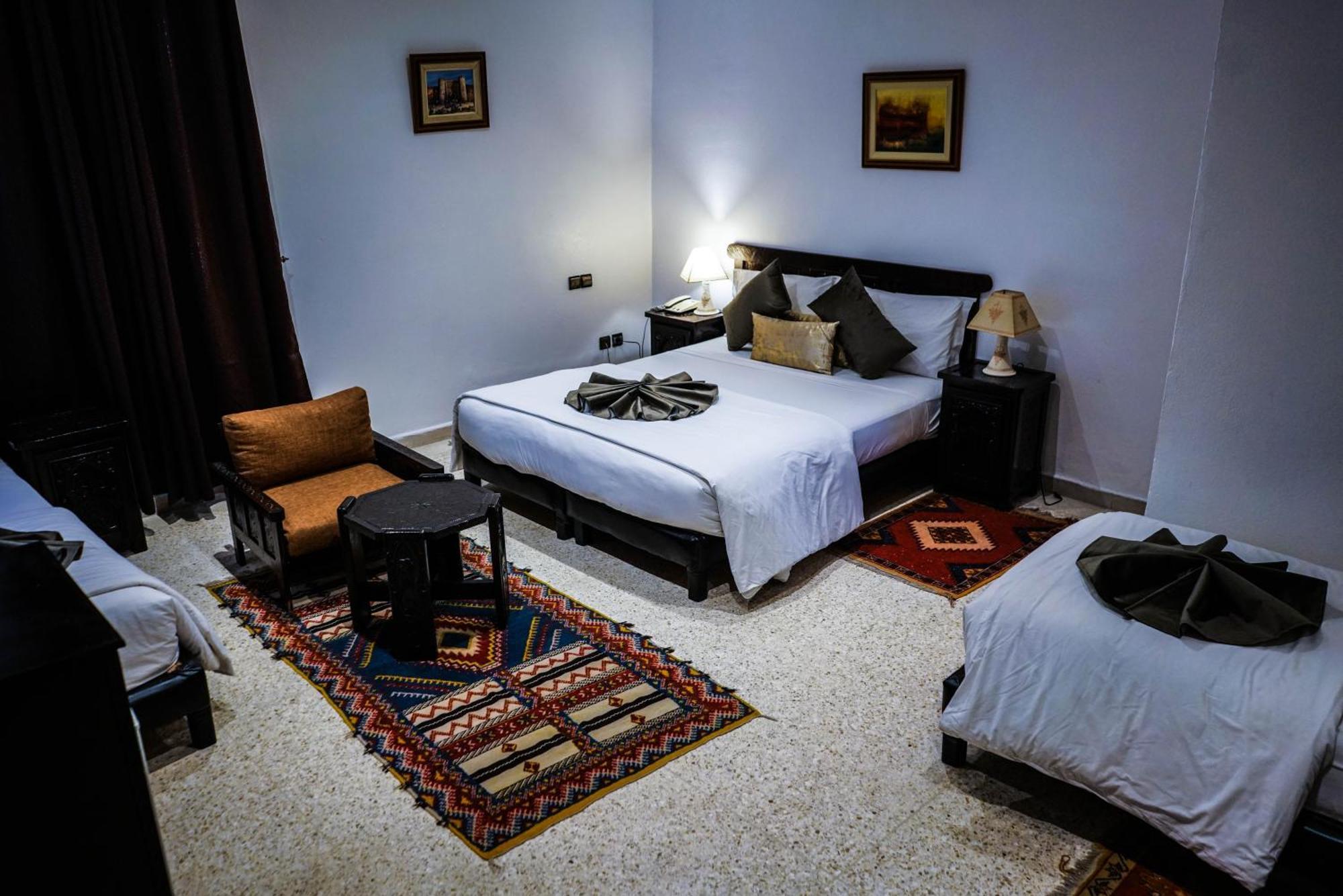 Hotel La Perle Du Sud 우아르자자테 외부 사진