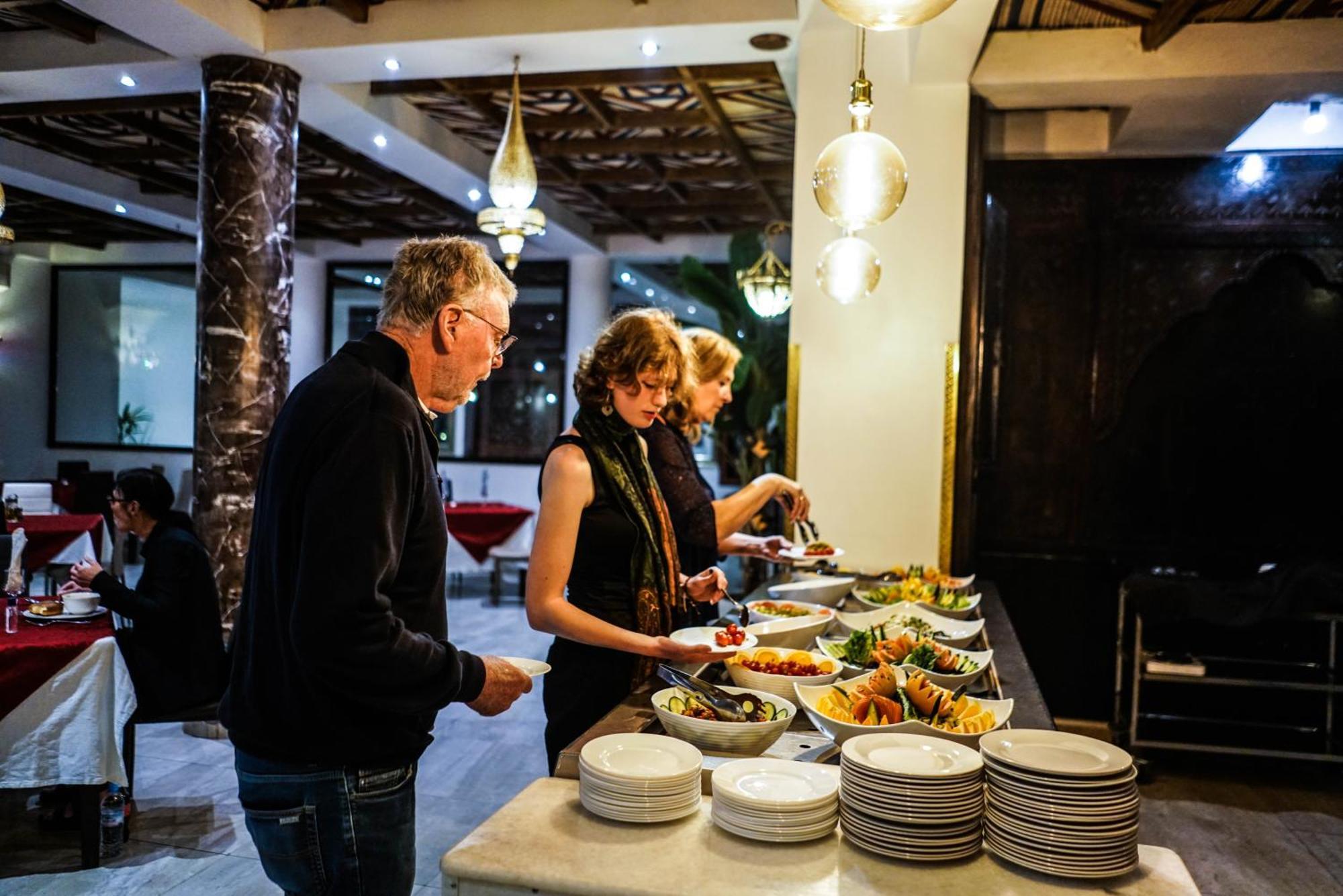 Hotel La Perle Du Sud 우아르자자테 외부 사진